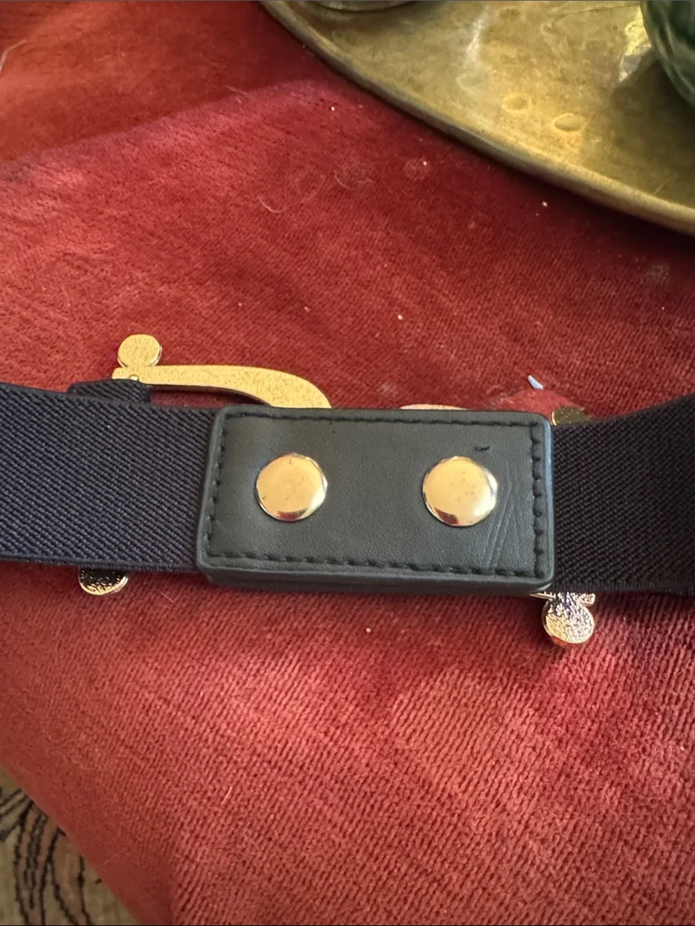 Source Unknown Black Elastic Belt with Decorative Gold Clasp